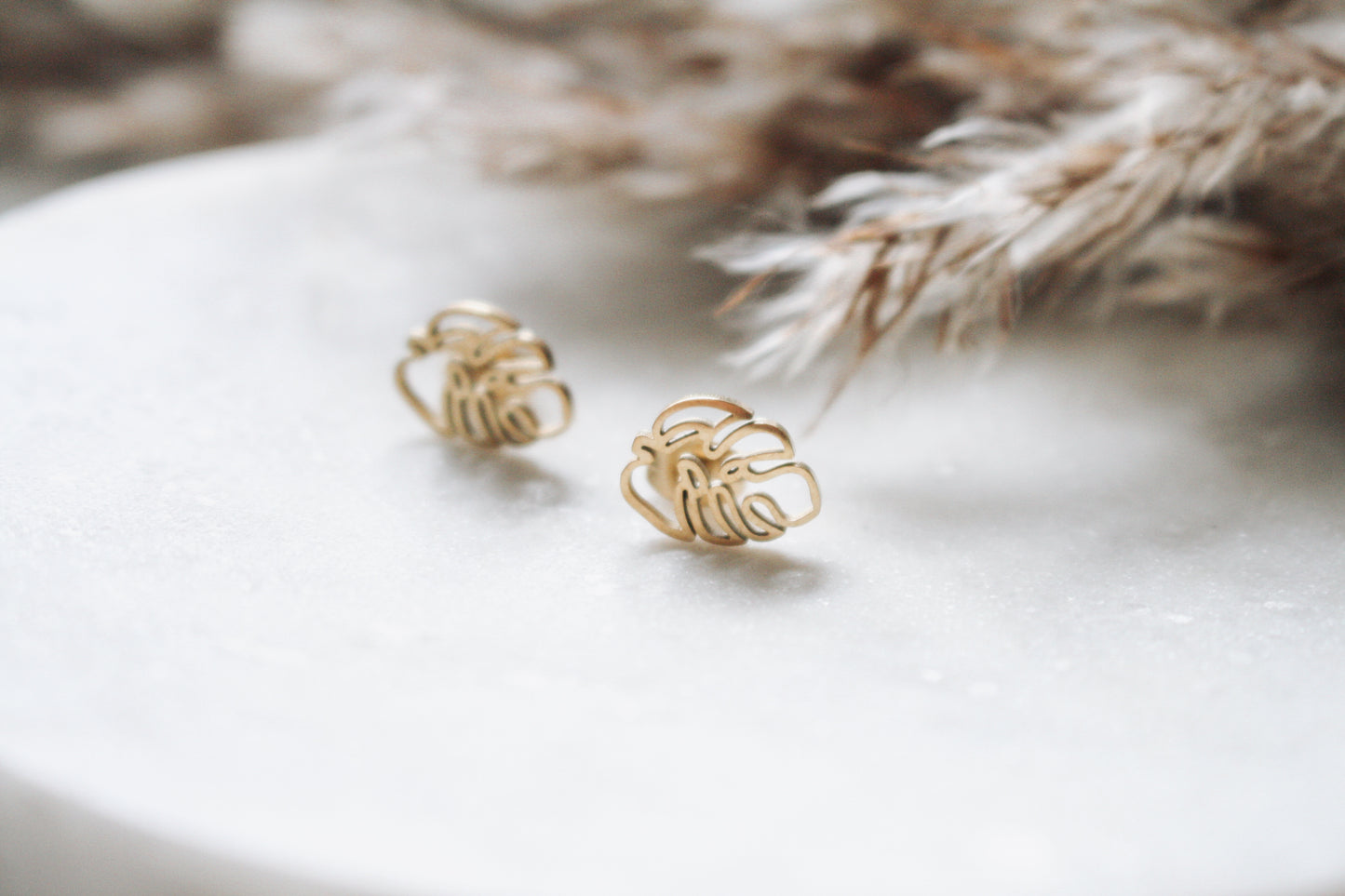 Monstera Leaf Gold Studs