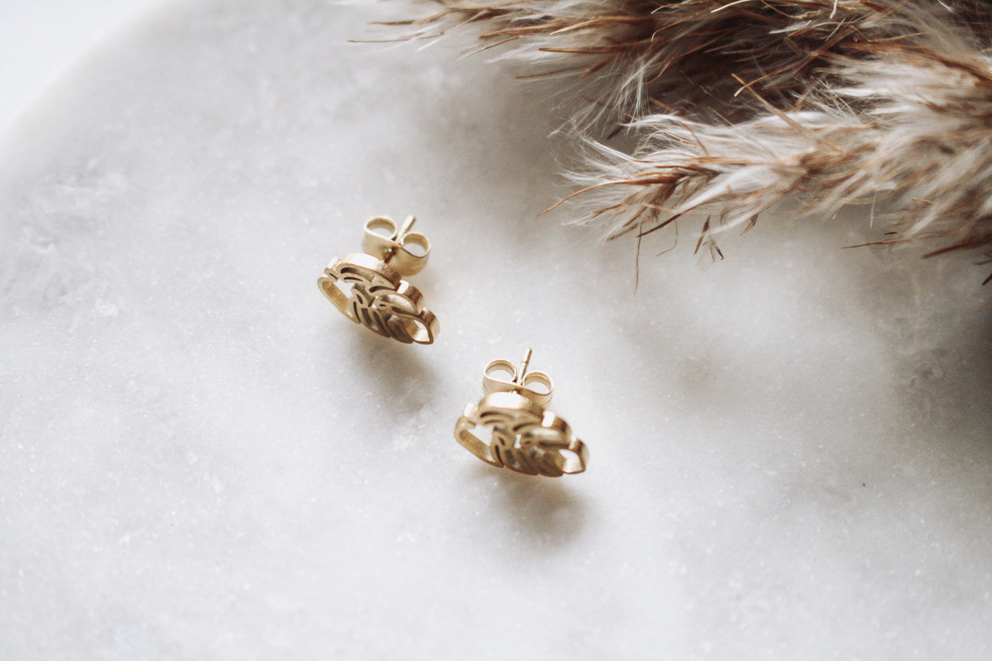 Monstera Leaf Gold Studs