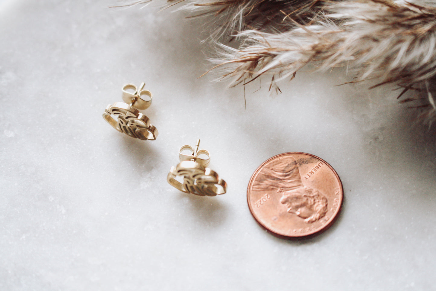 Monstera Leaf Gold Studs