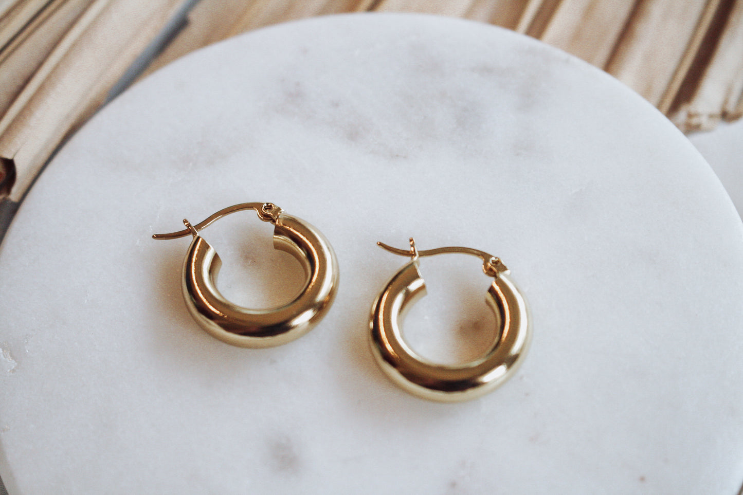 Thick Small Hoops - Gold